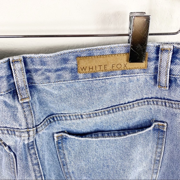 White Fox Boutique Hard To Believe Straight Leg Jeans size L - Picture 7 of 7